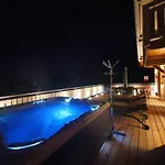 木屋 Nouveau M.meta 12 Pers Sauna,jacuzzi,billard