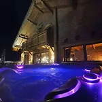 Nouveau M.meta 12 Pers Sauna,jacuzzi,billard 木屋 *