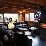 Nouveau M.meta 12 Pers Sauna,jacuzzi,billard 木屋 *