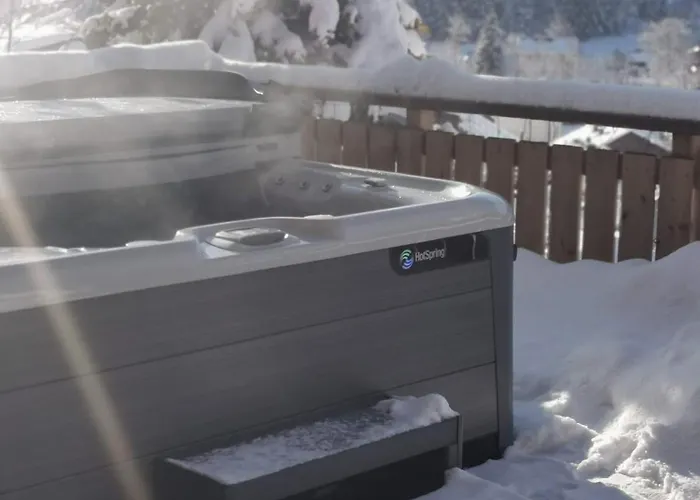 Nouveau M.meta 12 Pers Sauna,jacuzzi,billard בקתה